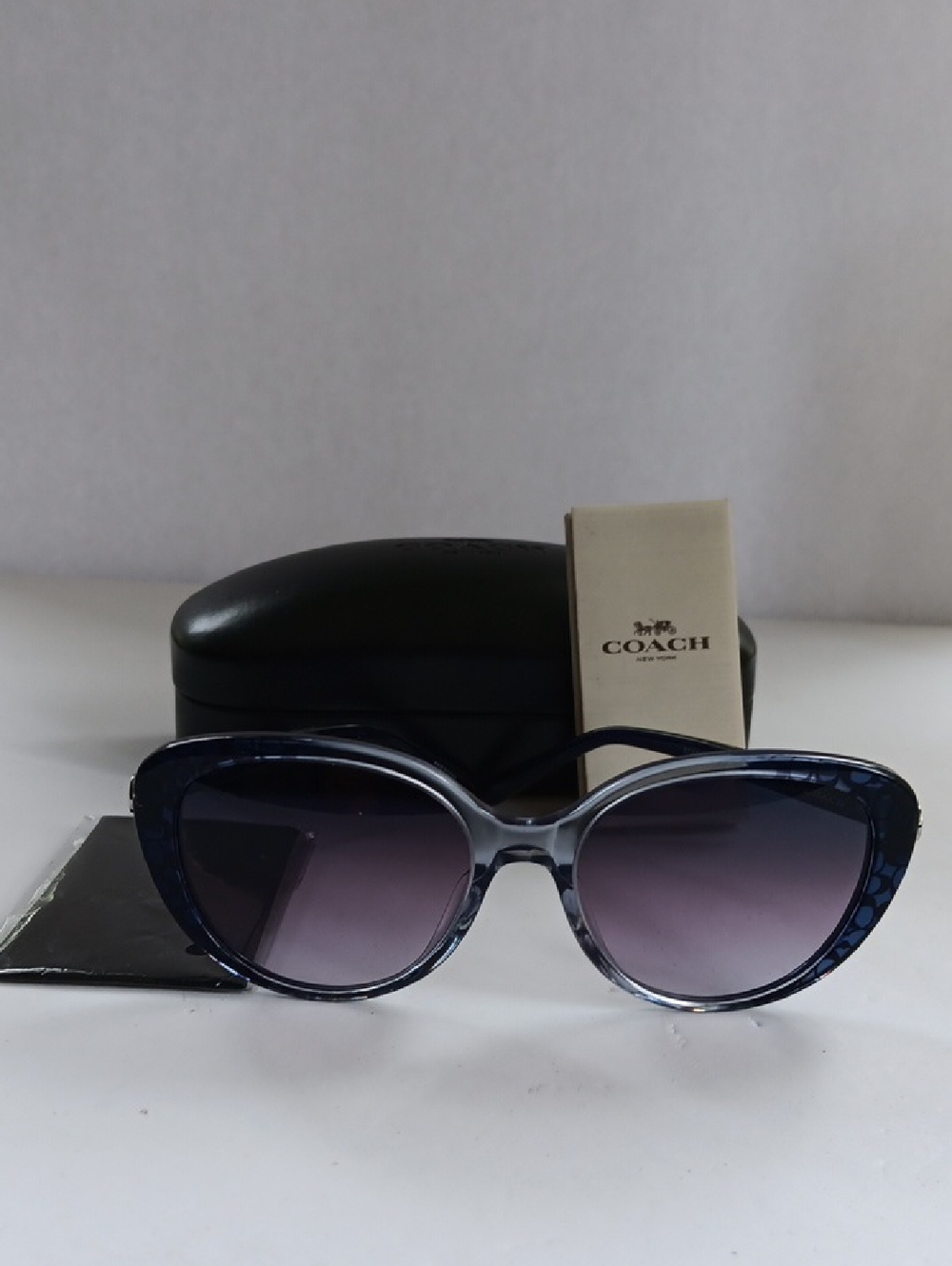 Coach Women's Blue Gradient Cat-Eye Sunglasses Horse & Carriage  HC8348U  NWOT - Picture 10 of 16